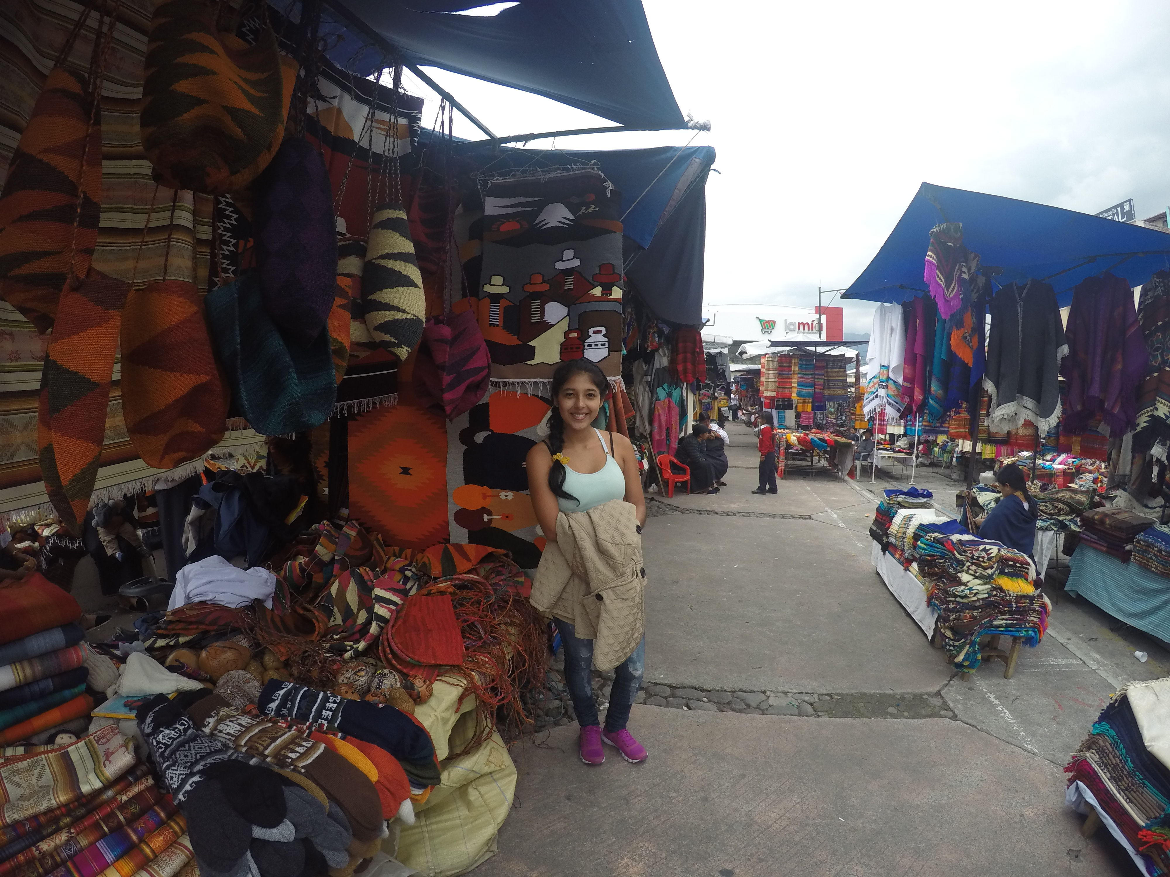 Auf dem weltberühmten Otavalo-Markt - musste natürlich sein ;) 