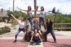 Esther, Camila, Svea, Chris, Antonia und Ich sportlich auf dem Äquator unterwegs